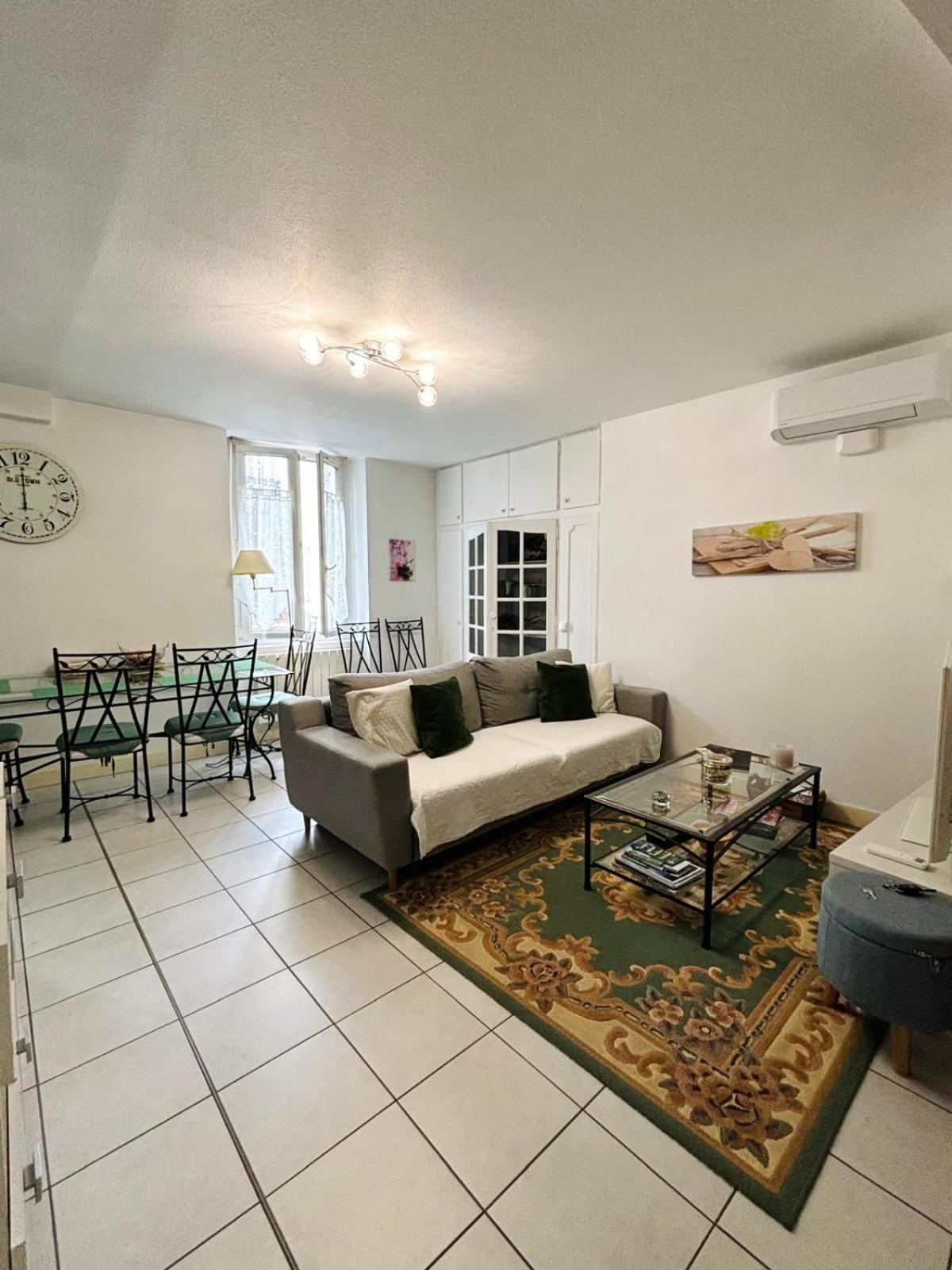 Chez Lucia Appartement Climatise Périgueux المظهر الخارجي الصورة